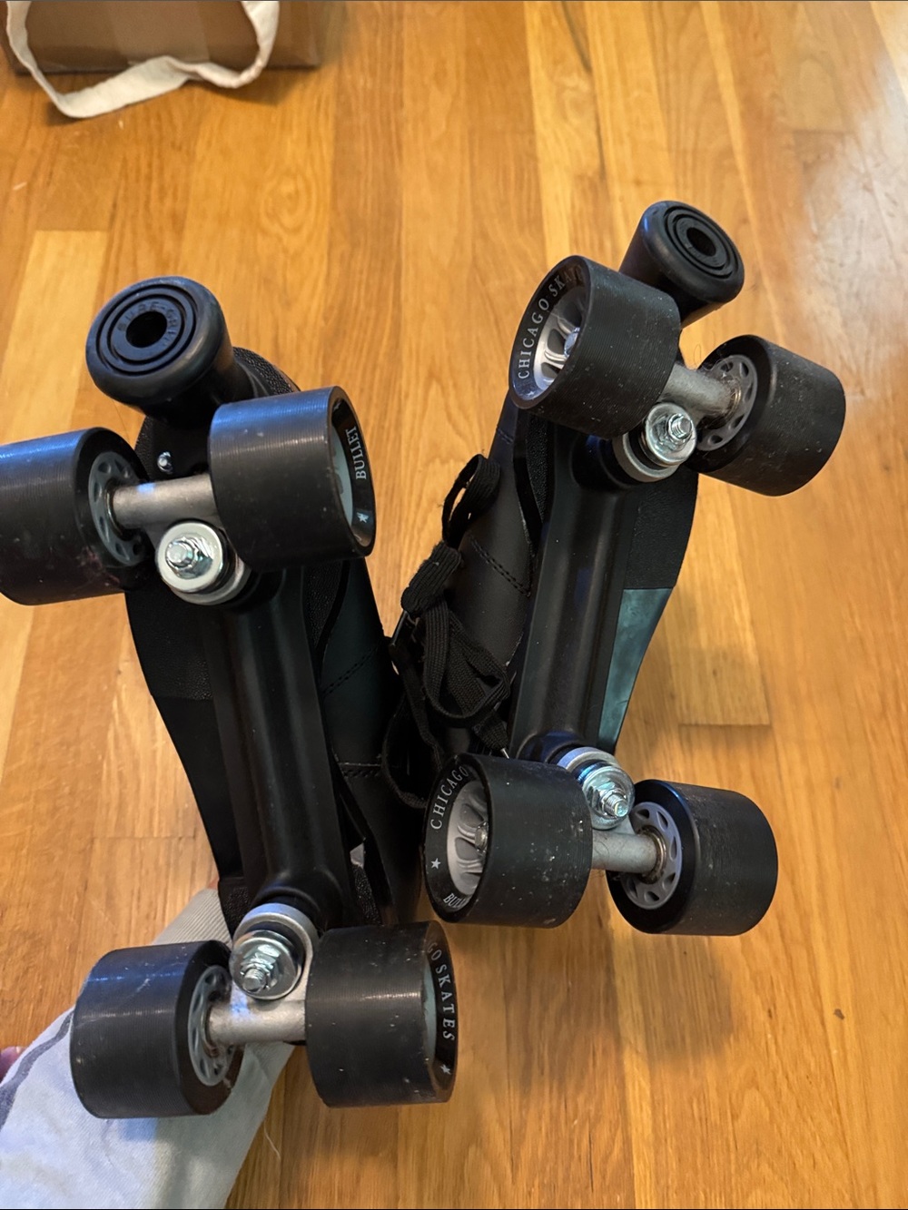 Bullet Men's Classic Black Roller Skates - Picture 4 of 6